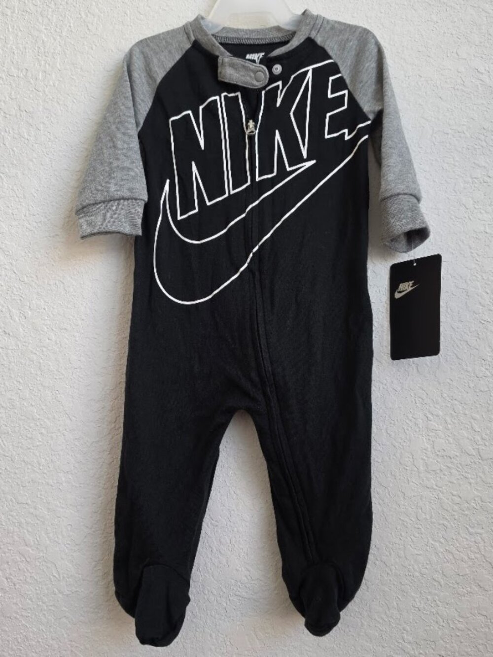Nike Infant Footed Coverall Baby Boys. 3 Months.